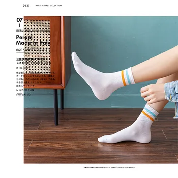 2023 Suvel Uus Mood Naiste Puuvillane Sokk 3Pairs Harajuku korea Valge Keskel Toru Vabaaja Streetwear Värviline Triipudega Tüdrukute Sokid